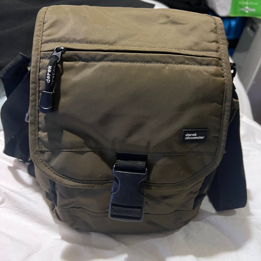 Derek Alexander Unisex Quality Crossbody Olive Travel Bag